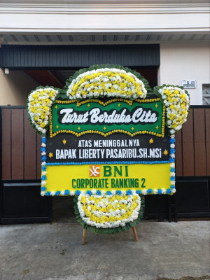 Papan Bunga Duka di Sampang