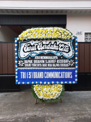 Papan Bunga Duka di Sampang